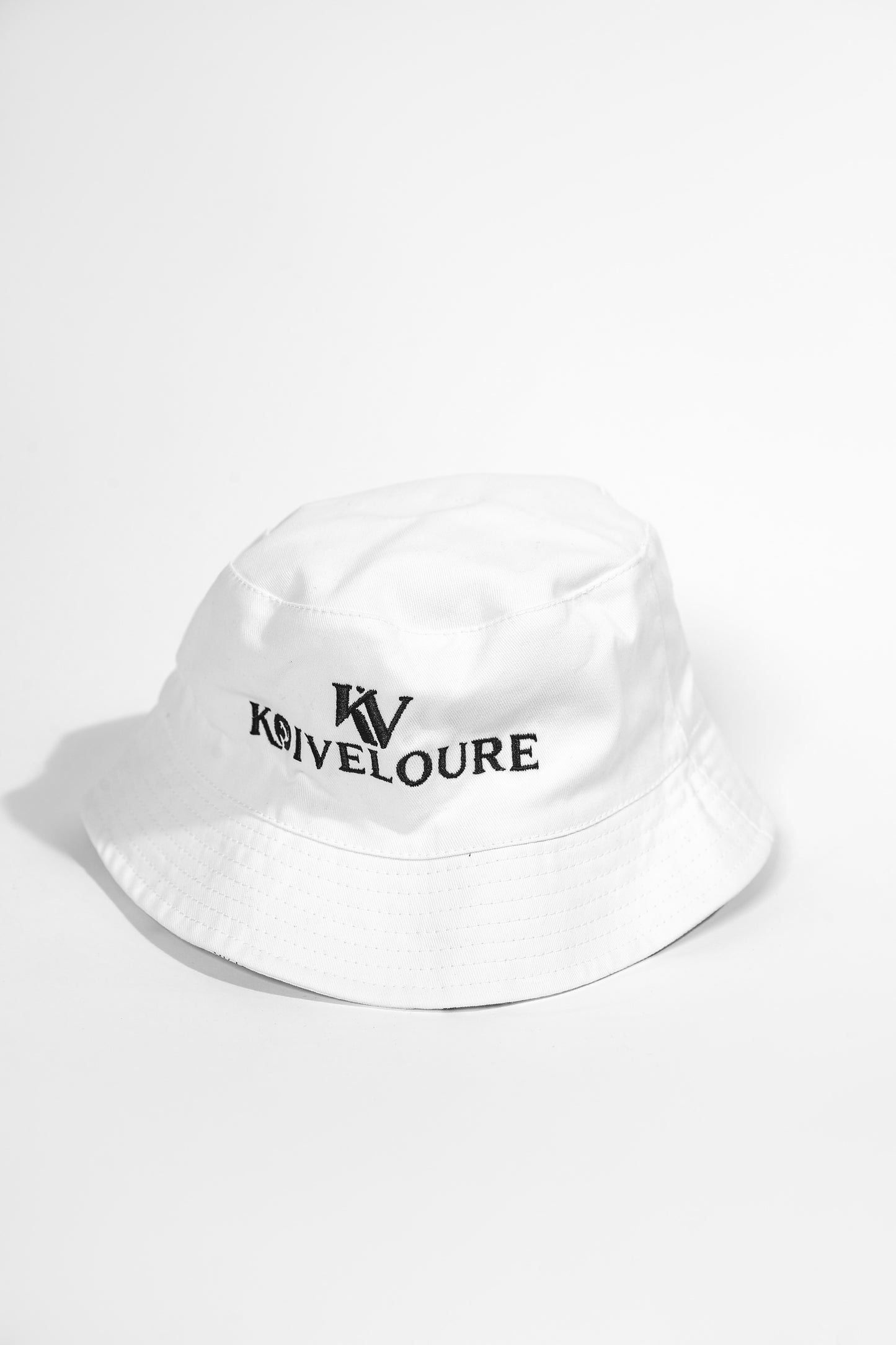 White Koi Veloure Reversible Bucket Hat – Dual-Sided Streetwear Hat