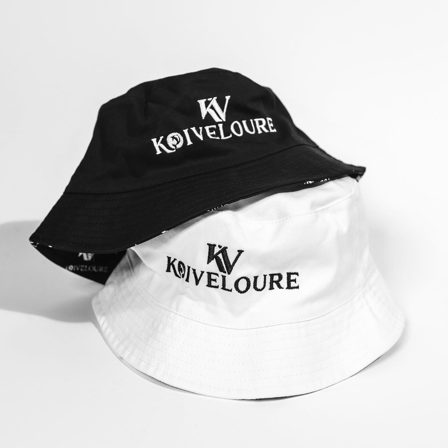Koi Veloure Reversible Bucket Hat – Dual-Sided Streetwear Hat - Black and White