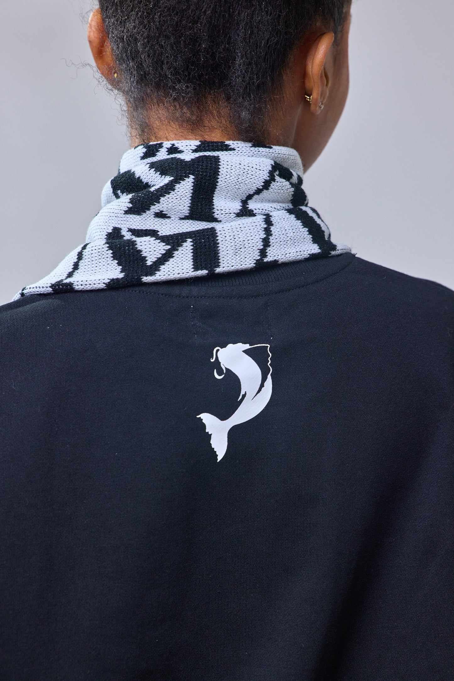 Fashion Scarf Back by Koi Veloure – Lightweight & Stylish Wrap